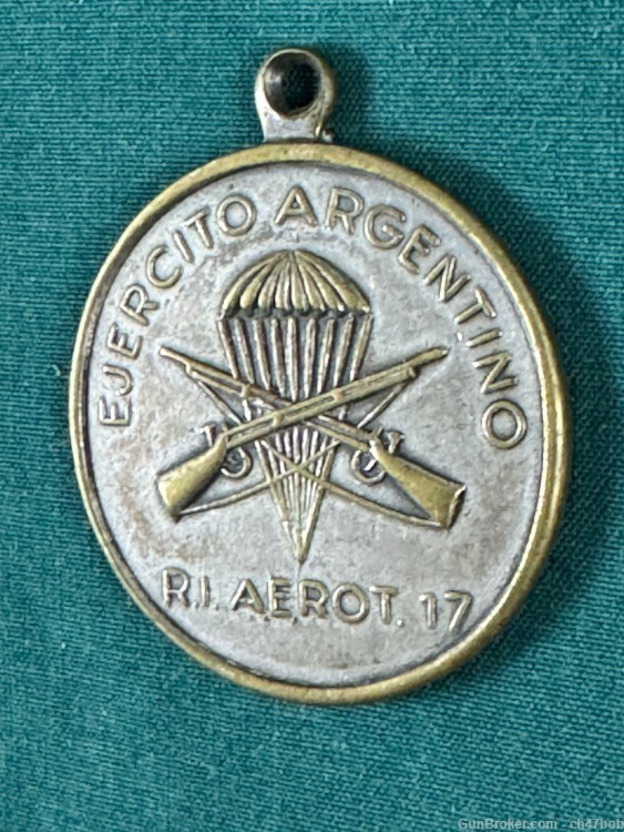 ARGENTINE MEDAL EJERCITO ARGENTINO ARMY CROSS RIFLES EMBLEM-img-2