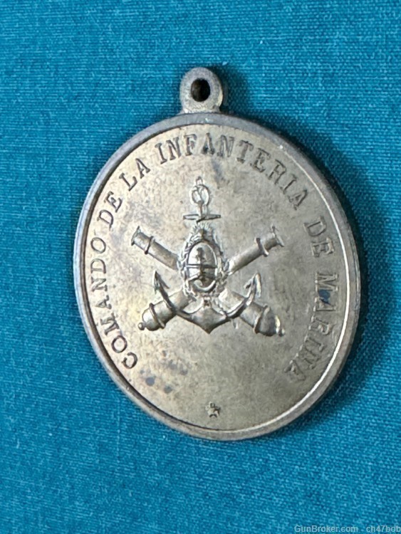 ARGENTINE MEDAL COMMAND IN CHIEF OF THE MARINE INFANTRY with CREST-img-2