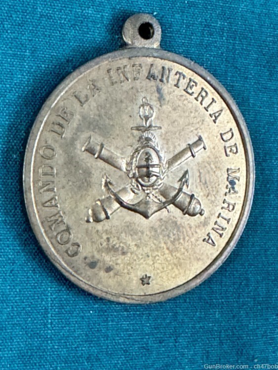 ARGENTINE MEDAL COMMAND IN CHIEF OF THE MARINE INFANTRY with CREST-img-0