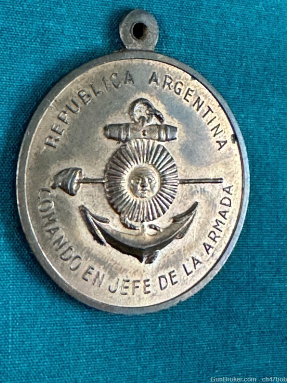 ARGENTINE MEDAL COMMAND IN CHIEF OF THE NAVY with the NAVY EMBLEM-img-0
