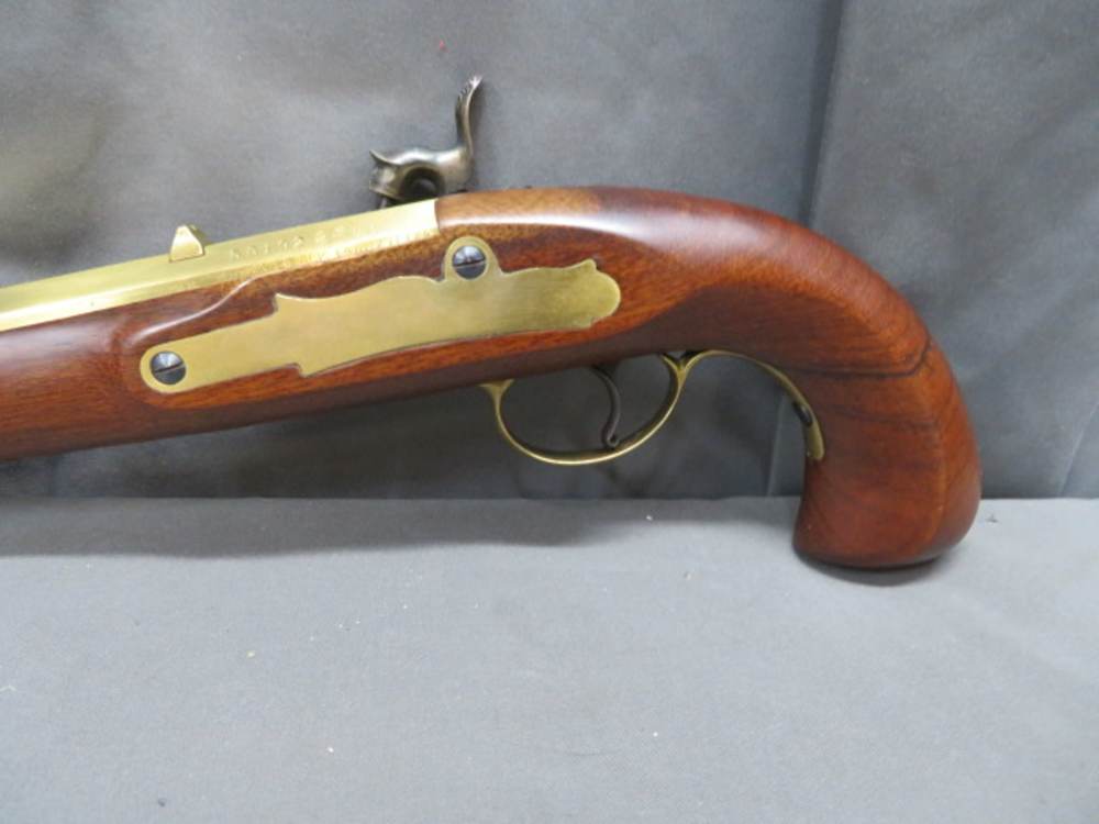 CASED PAIR OF PEDERSOLI REPRODUCTION KENTUCKY STYLE .44 PERCUSSION PISTOLS-img-36
