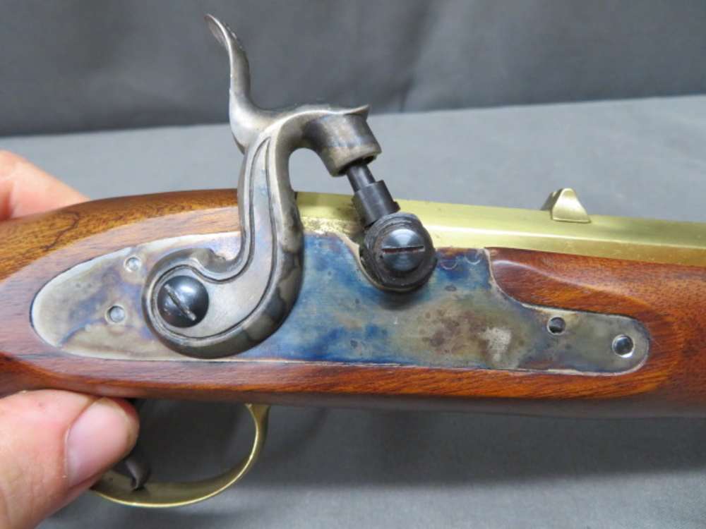 CASED PAIR OF PEDERSOLI REPRODUCTION KENTUCKY STYLE .44 PERCUSSION PISTOLS-img-21