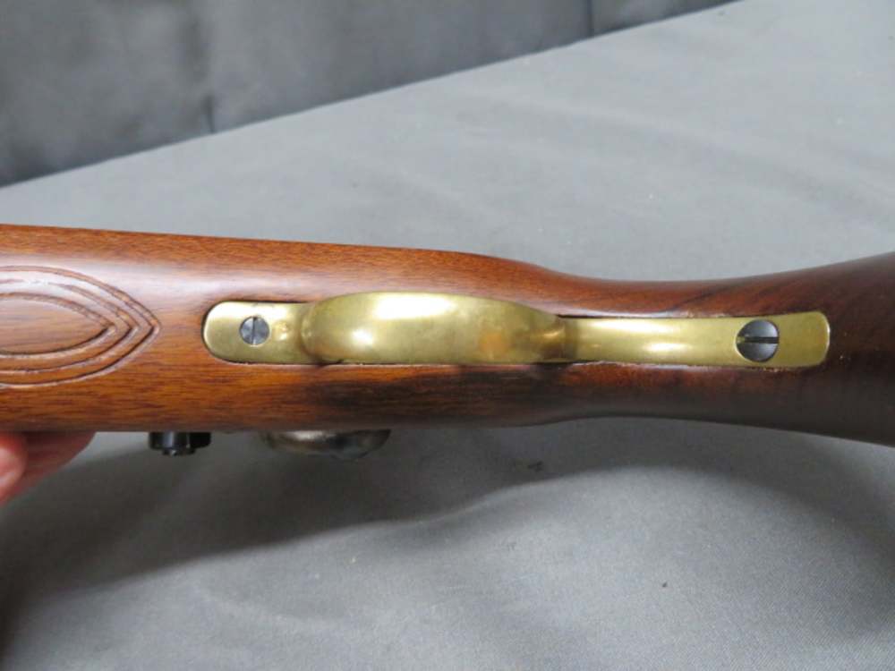 CASED PAIR OF PEDERSOLI REPRODUCTION KENTUCKY STYLE .44 PERCUSSION PISTOLS-img-47