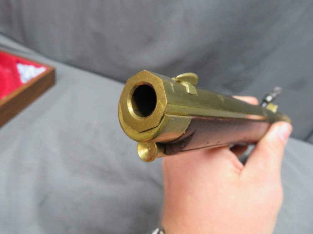 CASED PAIR OF PEDERSOLI REPRODUCTION KENTUCKY STYLE .44 PERCUSSION PISTOLS-img-44