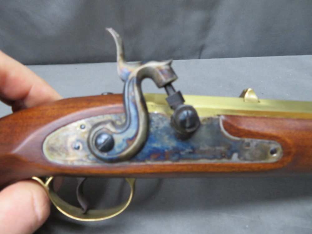 CASED PAIR OF PEDERSOLI REPRODUCTION KENTUCKY STYLE .44 PERCUSSION PISTOLS-img-37