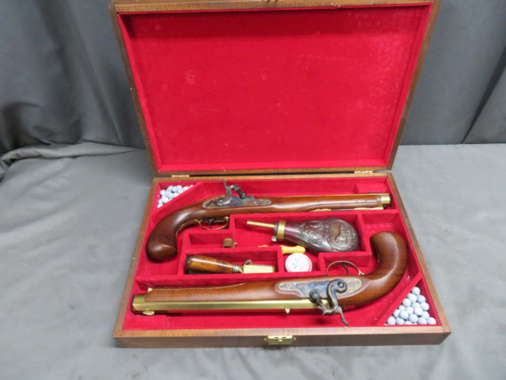 CASED PAIR OF PEDERSOLI REPRODUCTION KENTUCKY STYLE .44 PERCUSSION PISTOLS-img-1