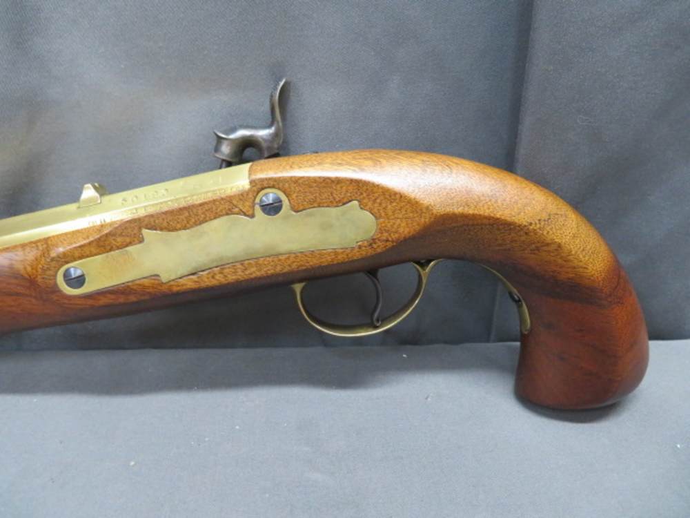 CASED PAIR OF PEDERSOLI REPRODUCTION KENTUCKY STYLE .44 PERCUSSION PISTOLS-img-19