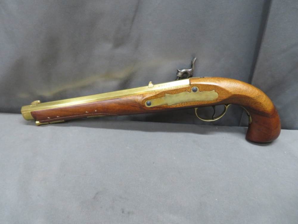 CASED PAIR OF PEDERSOLI REPRODUCTION KENTUCKY STYLE .44 PERCUSSION PISTOLS-img-17