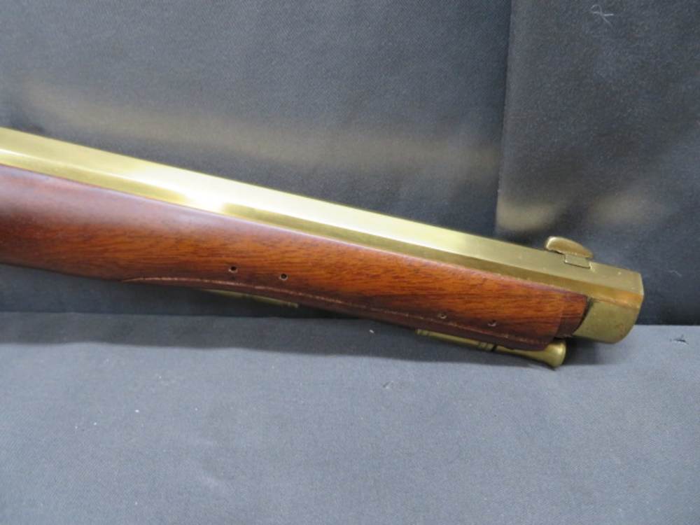 CASED PAIR OF PEDERSOLI REPRODUCTION KENTUCKY STYLE .44 PERCUSSION PISTOLS-img-16