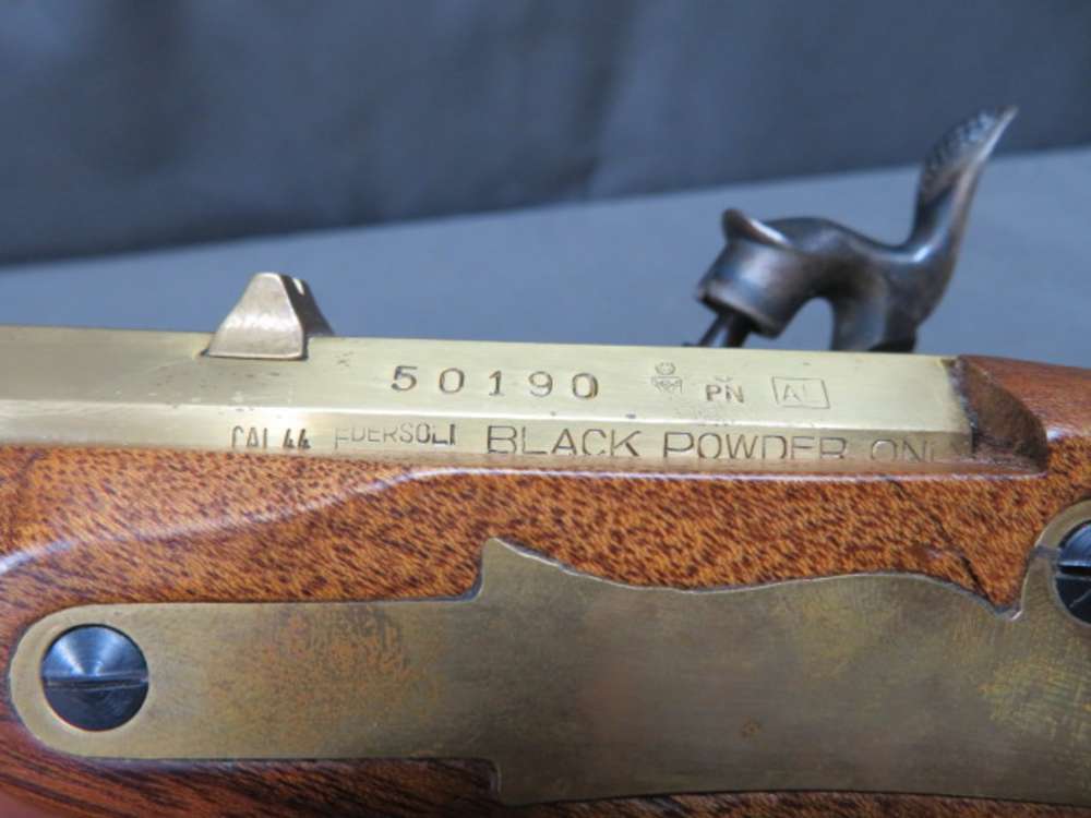 CASED PAIR OF PEDERSOLI REPRODUCTION KENTUCKY STYLE .44 PERCUSSION PISTOLS-img-25