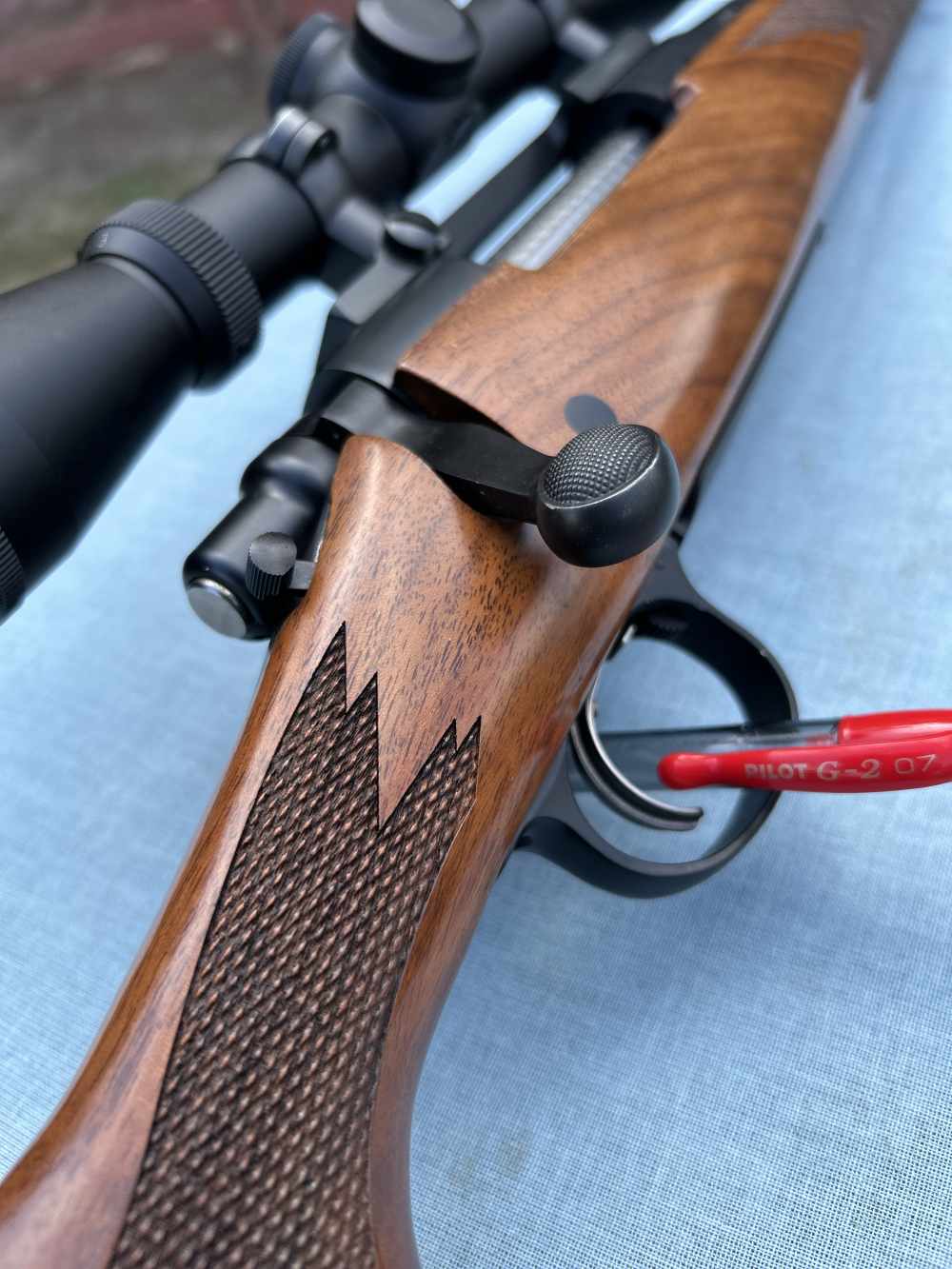 Remington 700 CDL, 25-06, with a Leupold 3x9x40, Like New-img-10