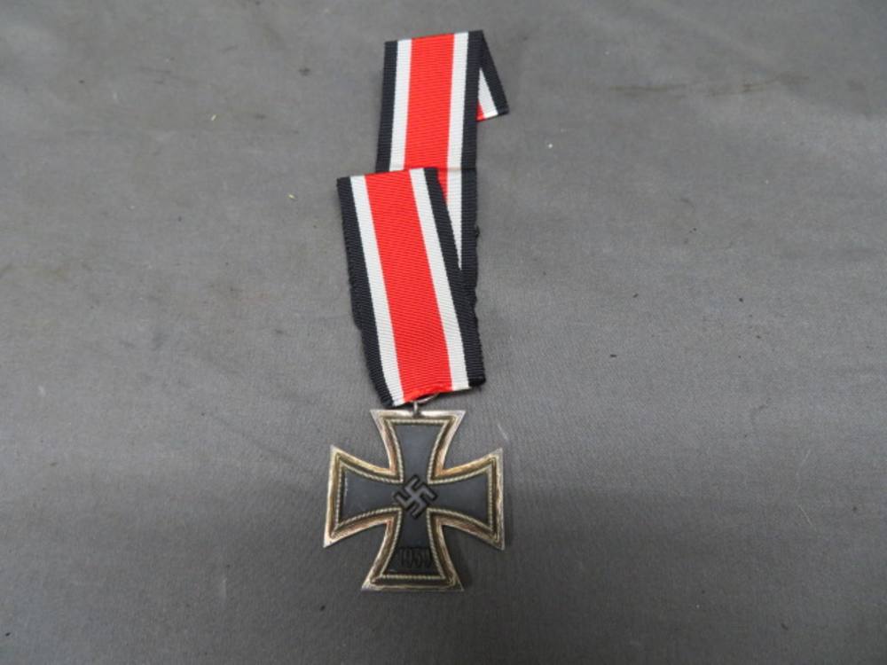 WWII GERMAN IRON CROSS 2ND CLASS W/ ENVELOPE-ORIGINAL-EXCELLENT-img-1