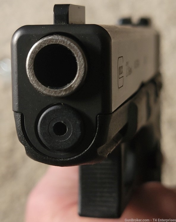 Glock Gen4 G23 .40 S&W Compact Pistol With Night Sights -img-3