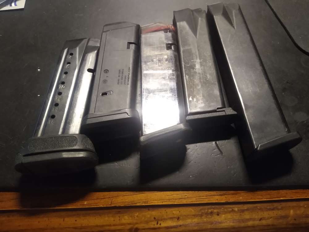 5 ASSORTED PISTOL MAGAZINES-img-0