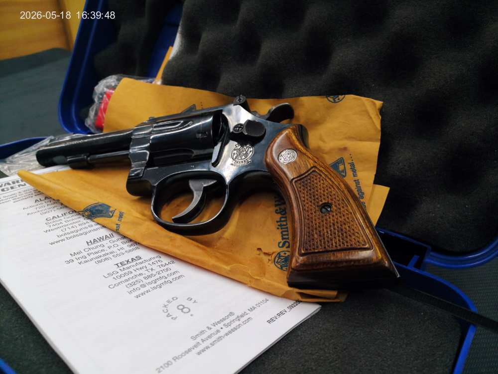Smith & Wesson Model 18-7 22lr-img-3