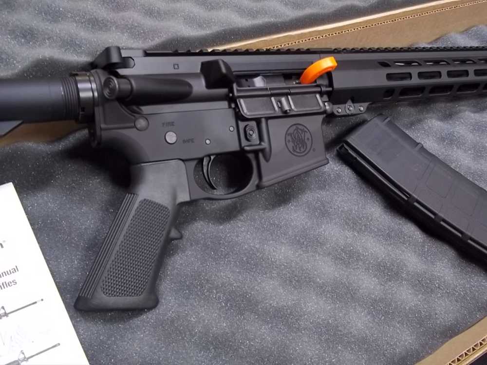 SMITH AND WESSON MP15 3.0 MLOCK 16 INCH LIKE NEW W/ORIGINAL BOX UNFIRED?-img-2