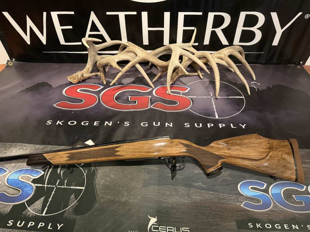 Weatherby Mark V Deluxe 25 Creedmoor - Serial # WY048665-img-1