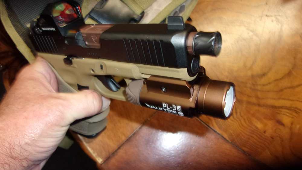 Glock 45 MOS, 9mm, red dot, light, threaded, suppressor sights, grip-img-3