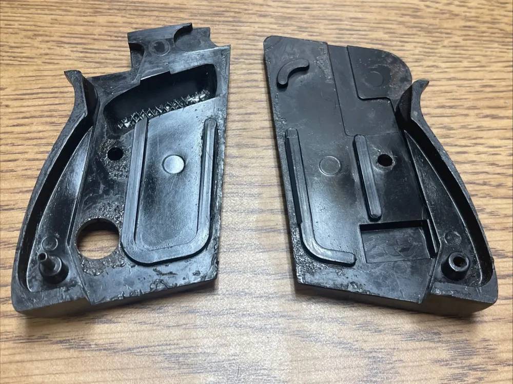 VTG Beretta Model Puma 70 71 72 70S .380 ACP OEM Pistol Grip Set Pair -img-8
