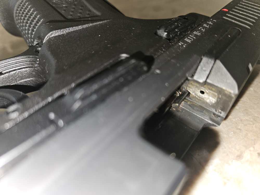 Beautiful Beast SAR 45 Semiautomatic pistol -img-3
