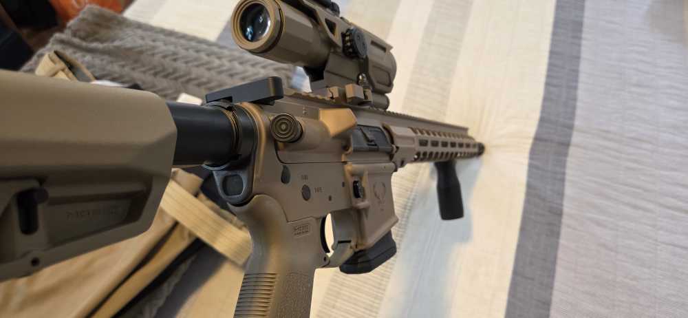 Stag Arms AR-15 18 Inch with accessories-img-2