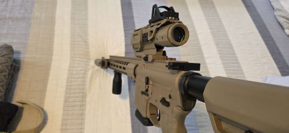 Stag Arms AR-15 18 Inch with accessories-img-3