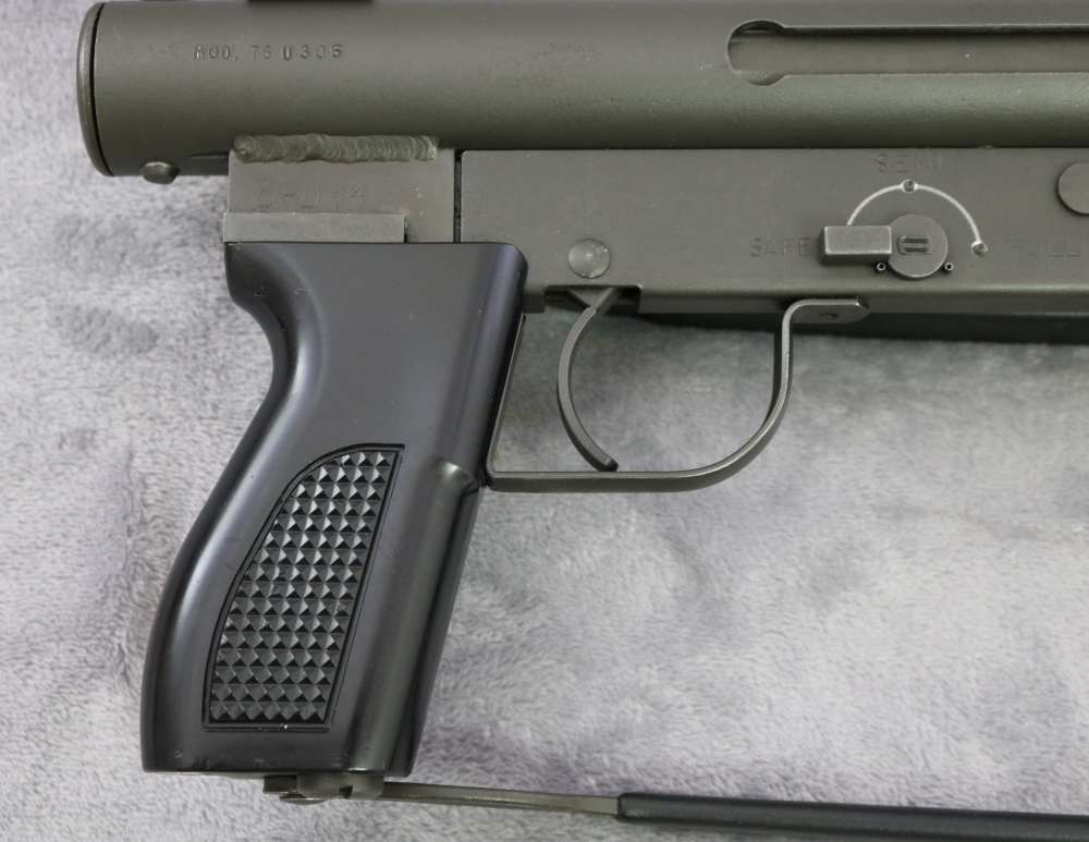 Fine Smith & Wesson Model 76 9mm submachinegun with 7 mags-img-2