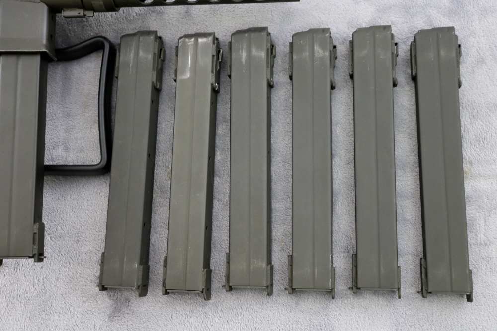 Fine Smith & Wesson Model 76 9mm submachinegun with 7 mags-img-33