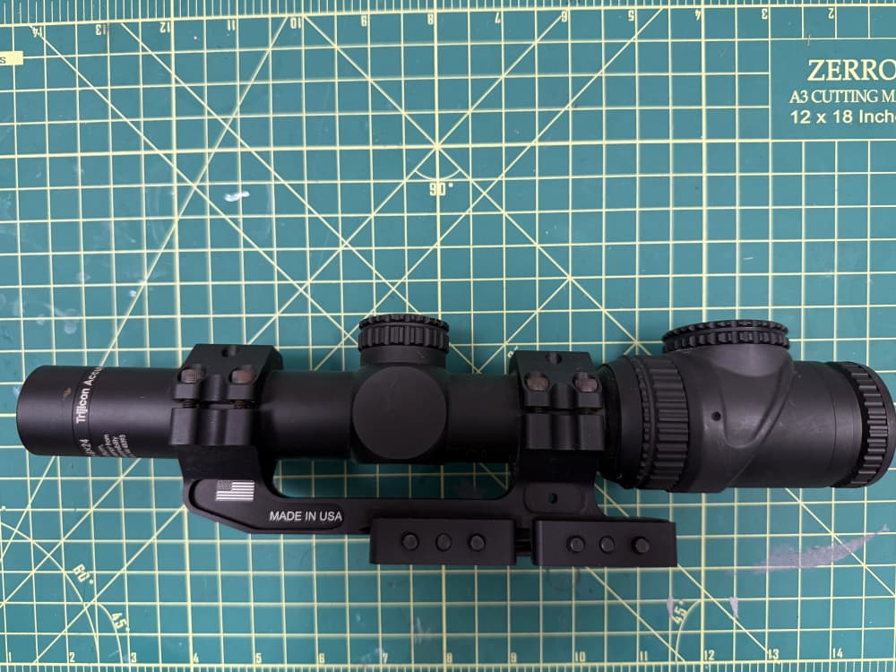 Trijicon Accupoint 1-6 & Mount-img-1