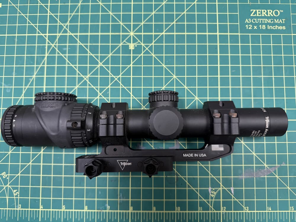 Trijicon Accupoint 1-6 & Mount-img-0