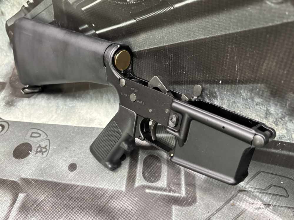 M16A2 Harrington & Richardson Complete A2 retro clone lower 5.56 FRT option-img-7