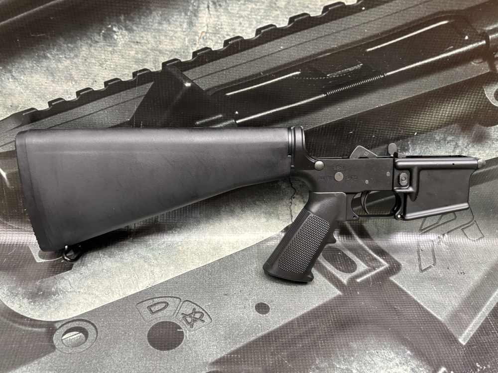 M16A2 Harrington & Richardson Complete A2 retro clone lower 5.56 FRT option-img-1
