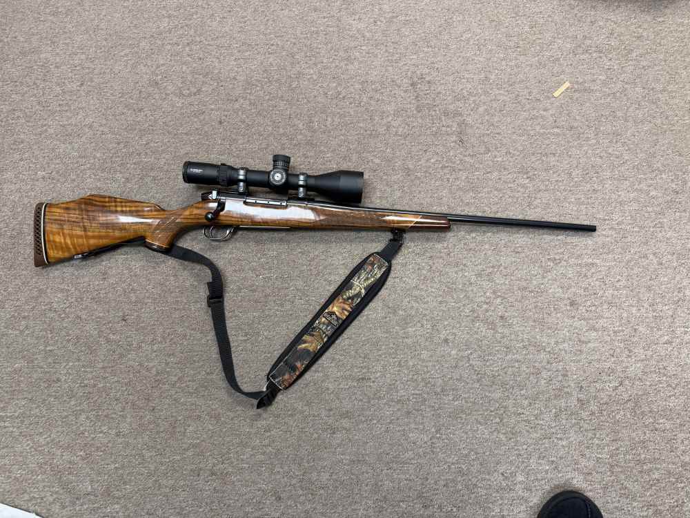 Weatherby Mark V .270 Weatherby Magnum 24” barrel -img-0