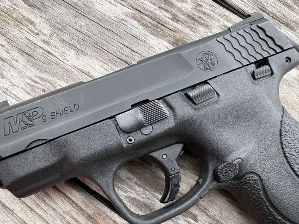 Smith & Wesson M&P 9 Shield 9mm Pistol 3 inch-img-21