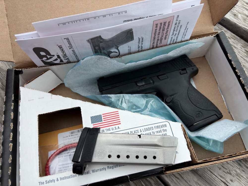 Smith & Wesson M&P 9 Shield 9mm Pistol 3 inch-img-0