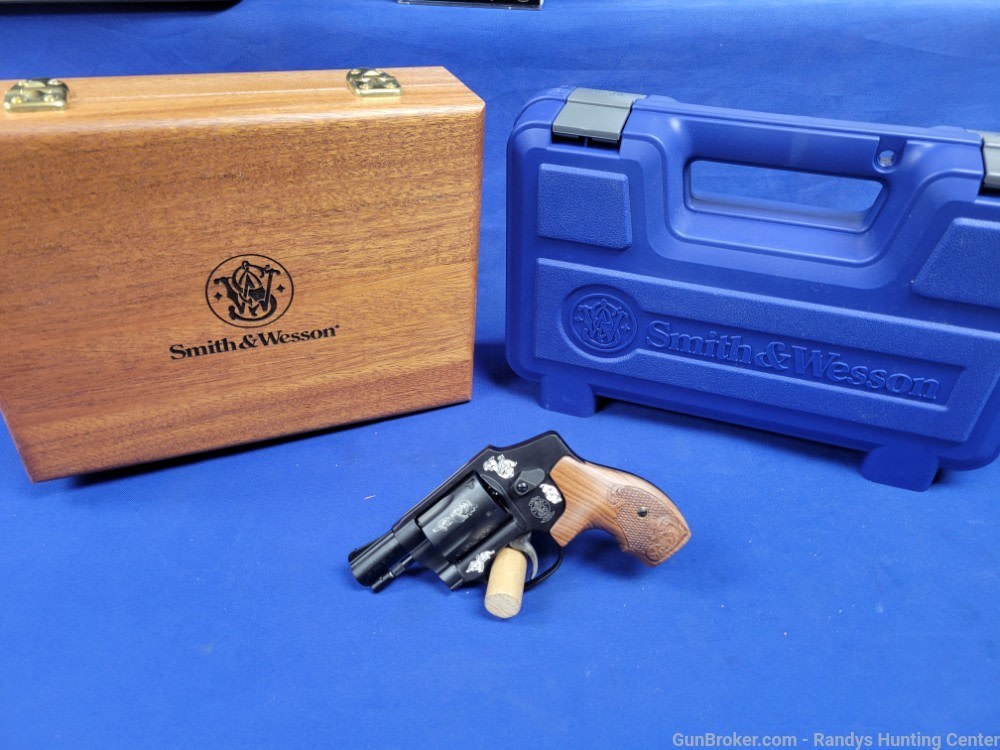 Smith & Wesson Model 442 Engraved .38 Spl Revolver w/ Display Case NEW S&W-img-0