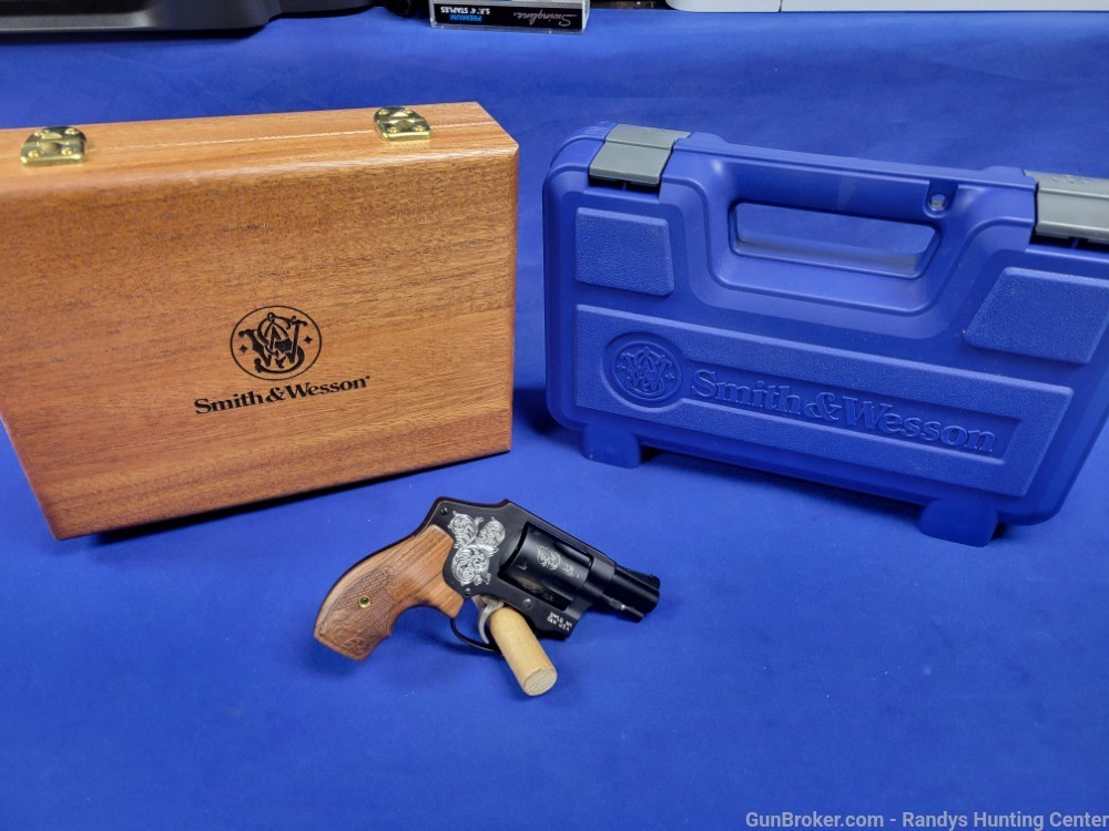 Smith & Wesson Model 442 Engraved .38 Spl Revolver w/ Display Case NEW S&W-img-1
