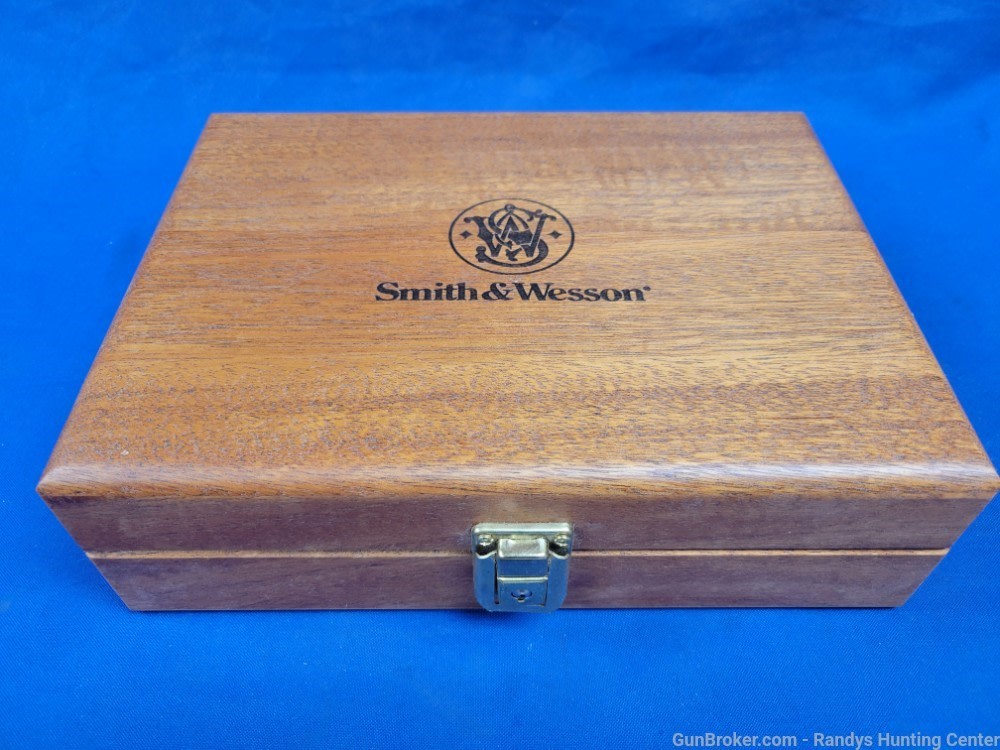 Smith & Wesson Model 442 Engraved .38 Spl Revolver w/ Display Case NEW S&W-img-10