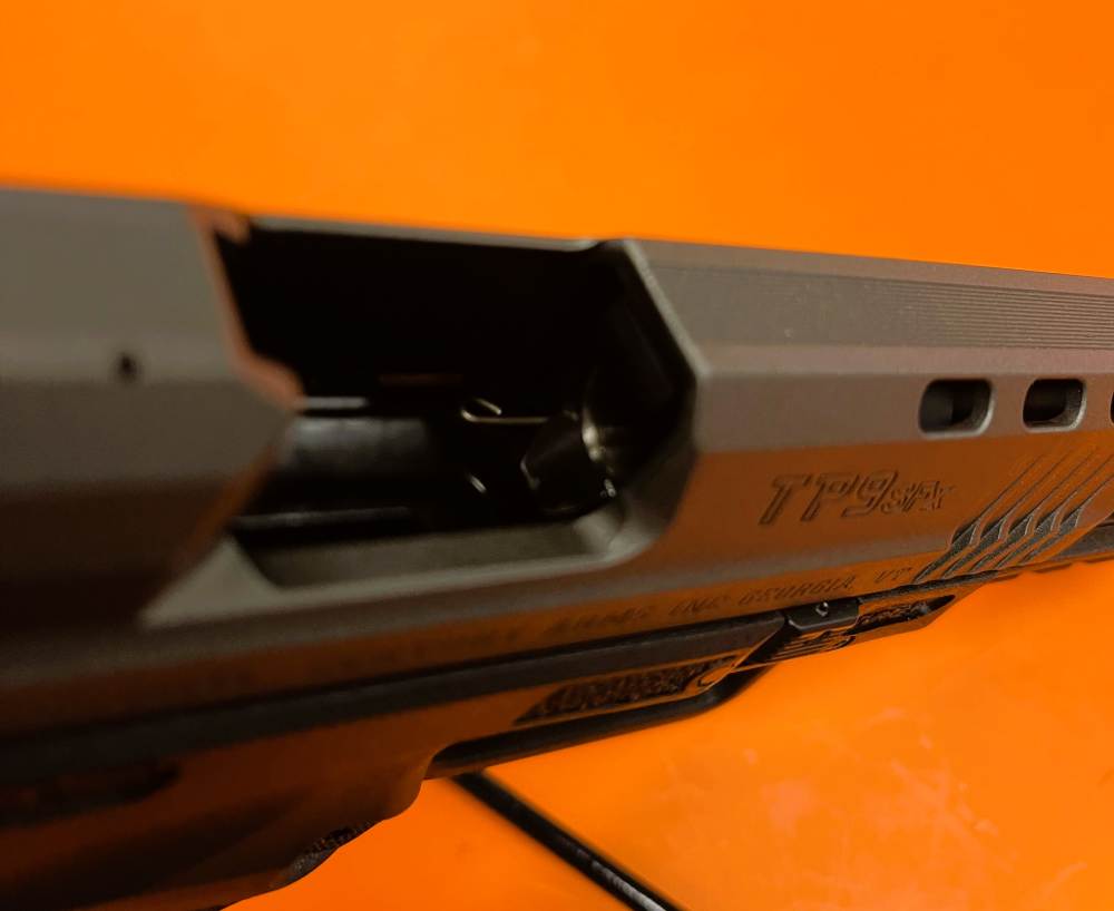 CANIK TP9 SFx 9mm two tone 2 mags like new.-img-9