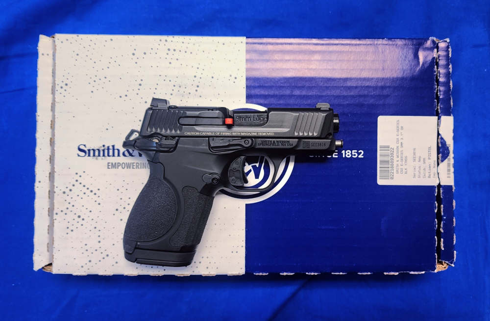 SMITH & WESSON CSX E-SERIES 9MM 3.1" IN BOX W/ 3 MAGS - EXCELLENT-img-1