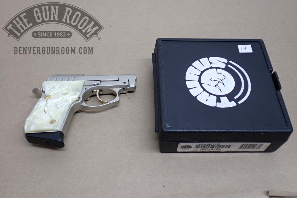 Taurus PT-22, tip up barrel 2-3/4", cracked grip panel-img-0