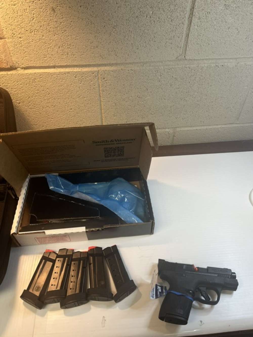 SMITH AND WESSON SHIELD PLUS PISTOL 9MM-img-2