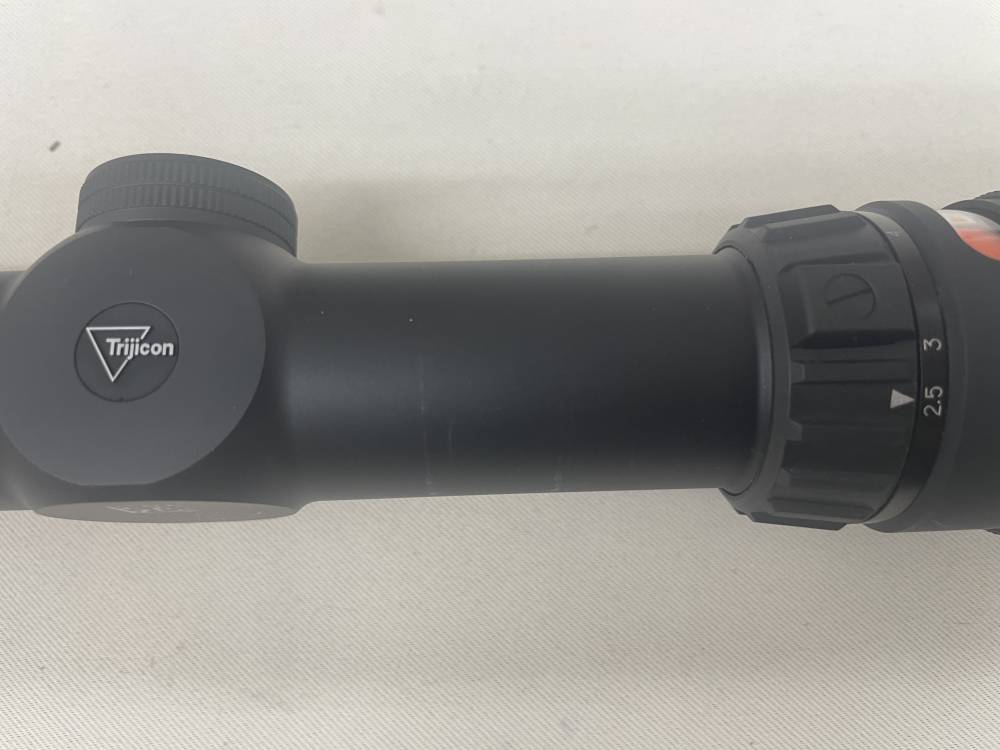 Trijicon AccuPoint 2.5-10x56 TR22R Red Triangle Post SFP-img-9