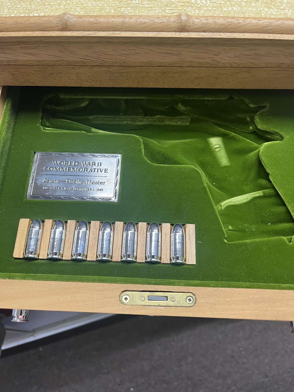 Colt World War Commemorative 1911 6 Gun set-img-15