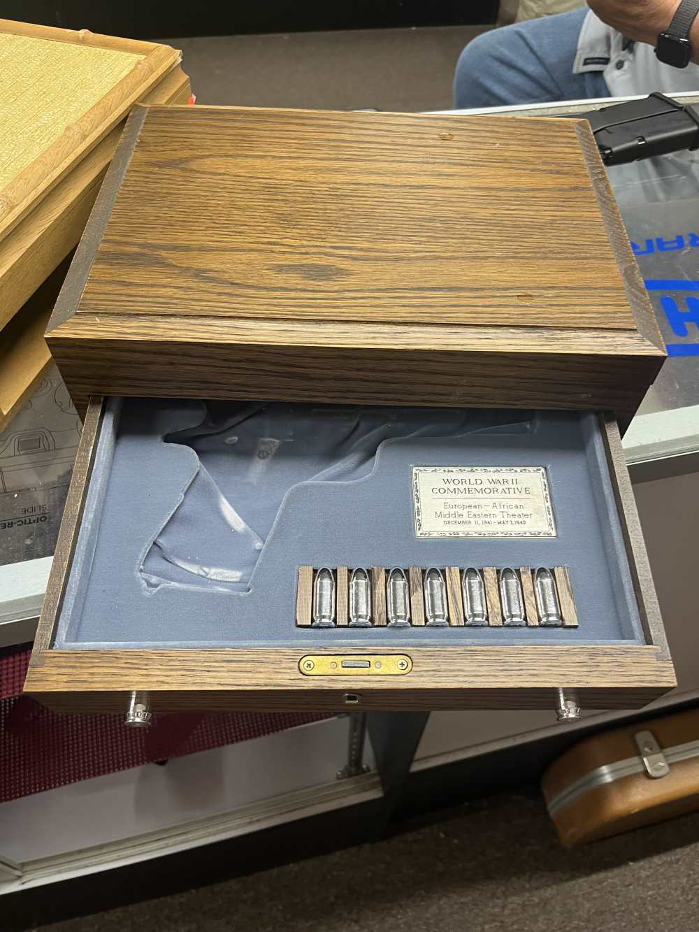 Colt World War Commemorative 1911 6 Gun set-img-14