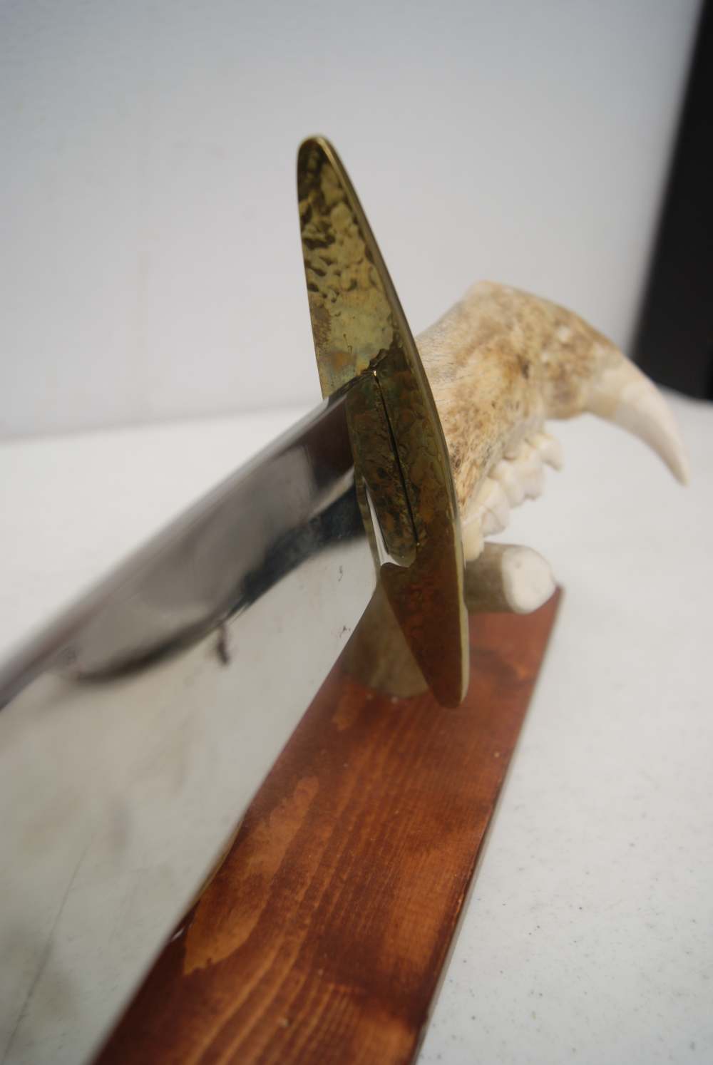 HAND MADE HUNTING KNIVE WITH JAW HANDLE-img-7