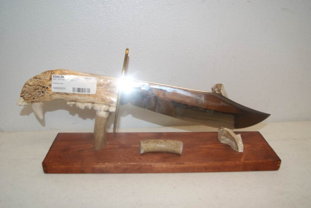 HAND MADE HUNTING KNIVE WITH JAW HANDLE-img-0