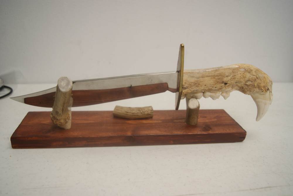 HAND MADE HUNTING KNIVE WITH JAW HANDLE-img-5