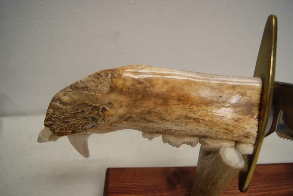 HAND MADE HUNTING KNIVE WITH JAW HANDLE-img-2