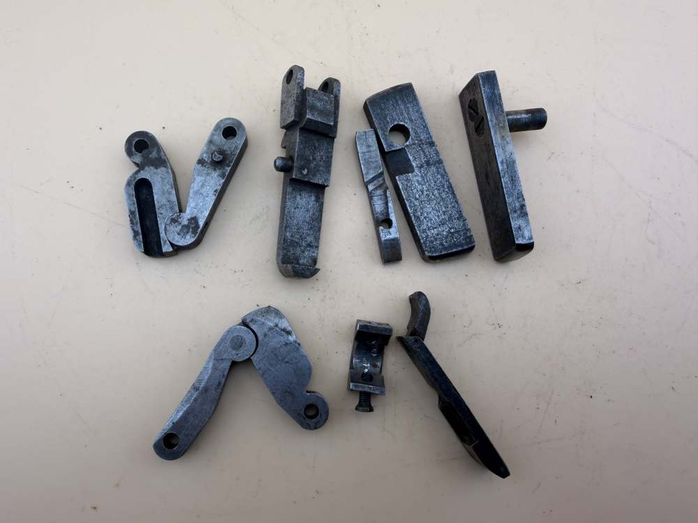LARGE Lot of WINCHESTER Lever Action Small Parts-img-13
